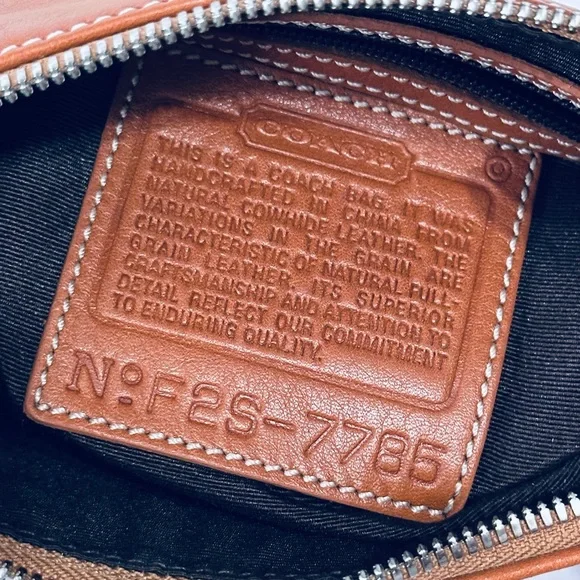 Coach Vintage Hampton Demi Leather Shoulder (pochette) Bag - Picture 8 of 9